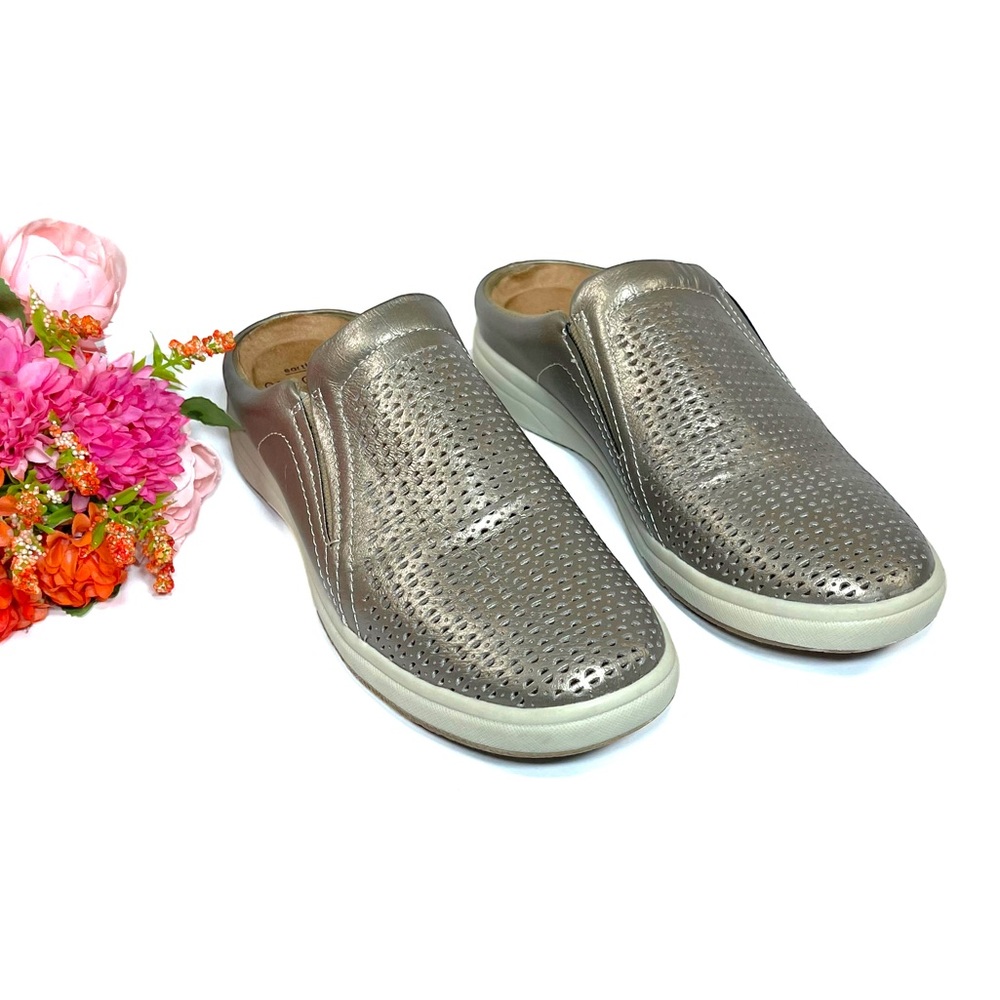 Earth Origins Emilia Gold Mule Sneakers Size 7.5 Narrow